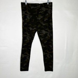 NWT Style & Co Women's Leggings sz OX Plus Mid Rise Green Camouflage Cropped